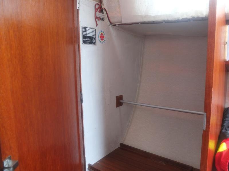 Montering av styrbords garderobsstång