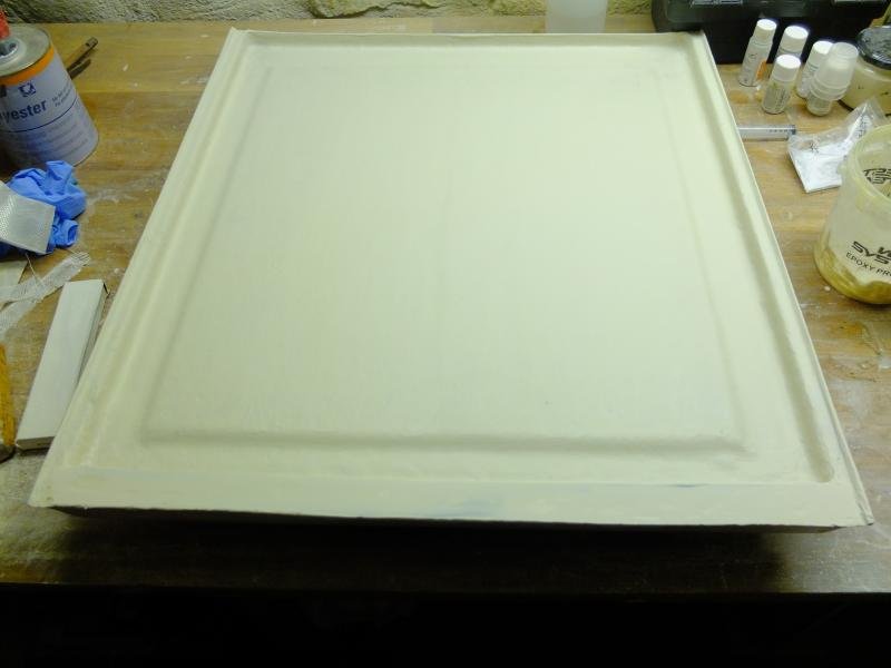 Färdigbehandlad undersida skjutlucka